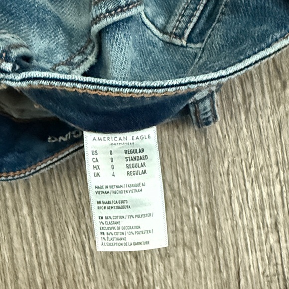 American Eagle Outfitters Light Wash Skinny Jeans - Picture 3 of 5